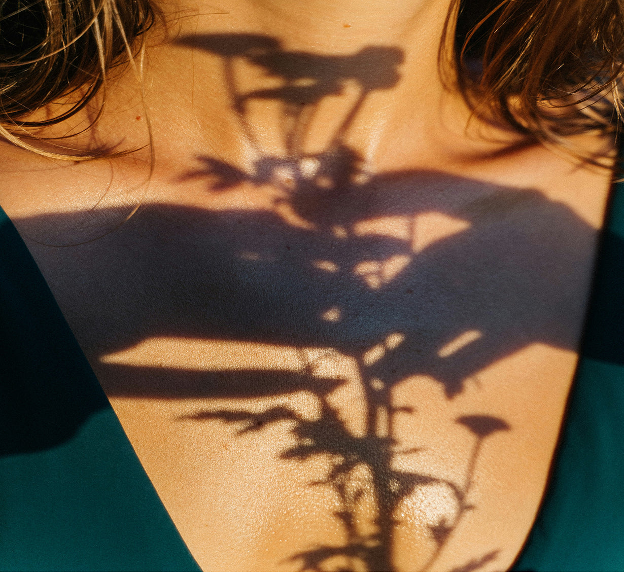 Secrets et splendeurs de la beauté française : un voyage historique du Moyen Âge à l’ère contemporaine